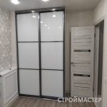 Светлый шкаф купе в спальню